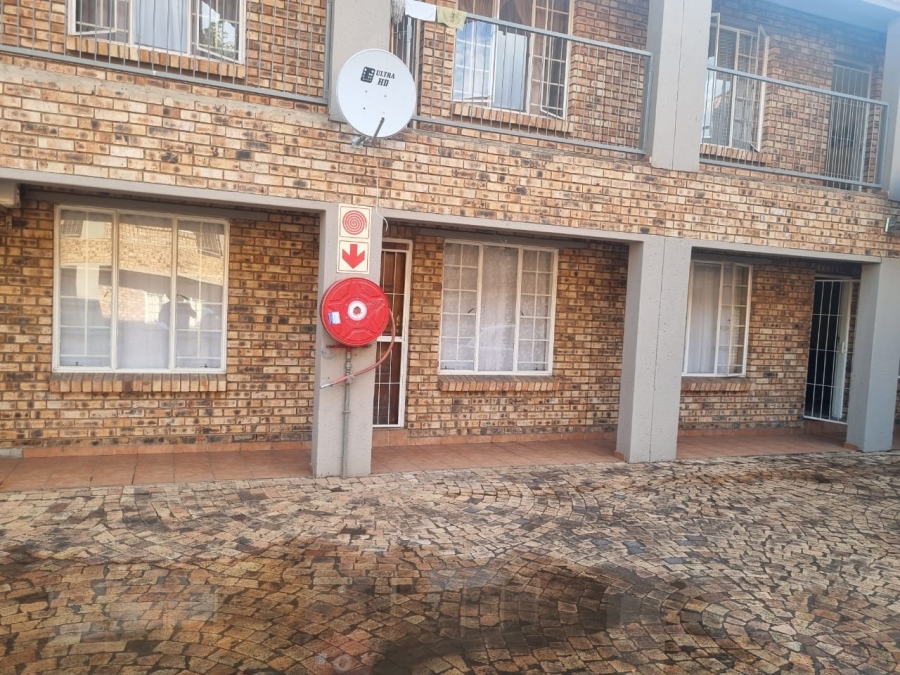 1 Bedroom Property for Sale in Rustenburg Central North West